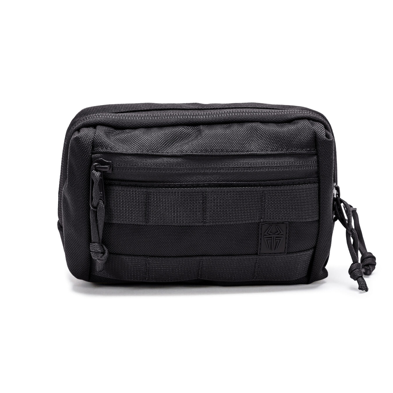 פאוץ' אדמין שוכב